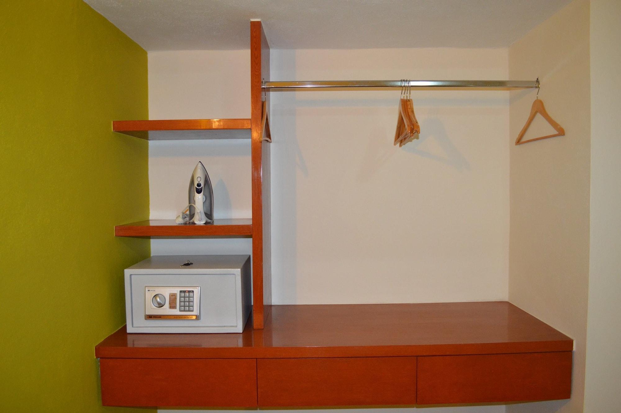 Concierge Plaza La Villa Колима Екстериор снимка