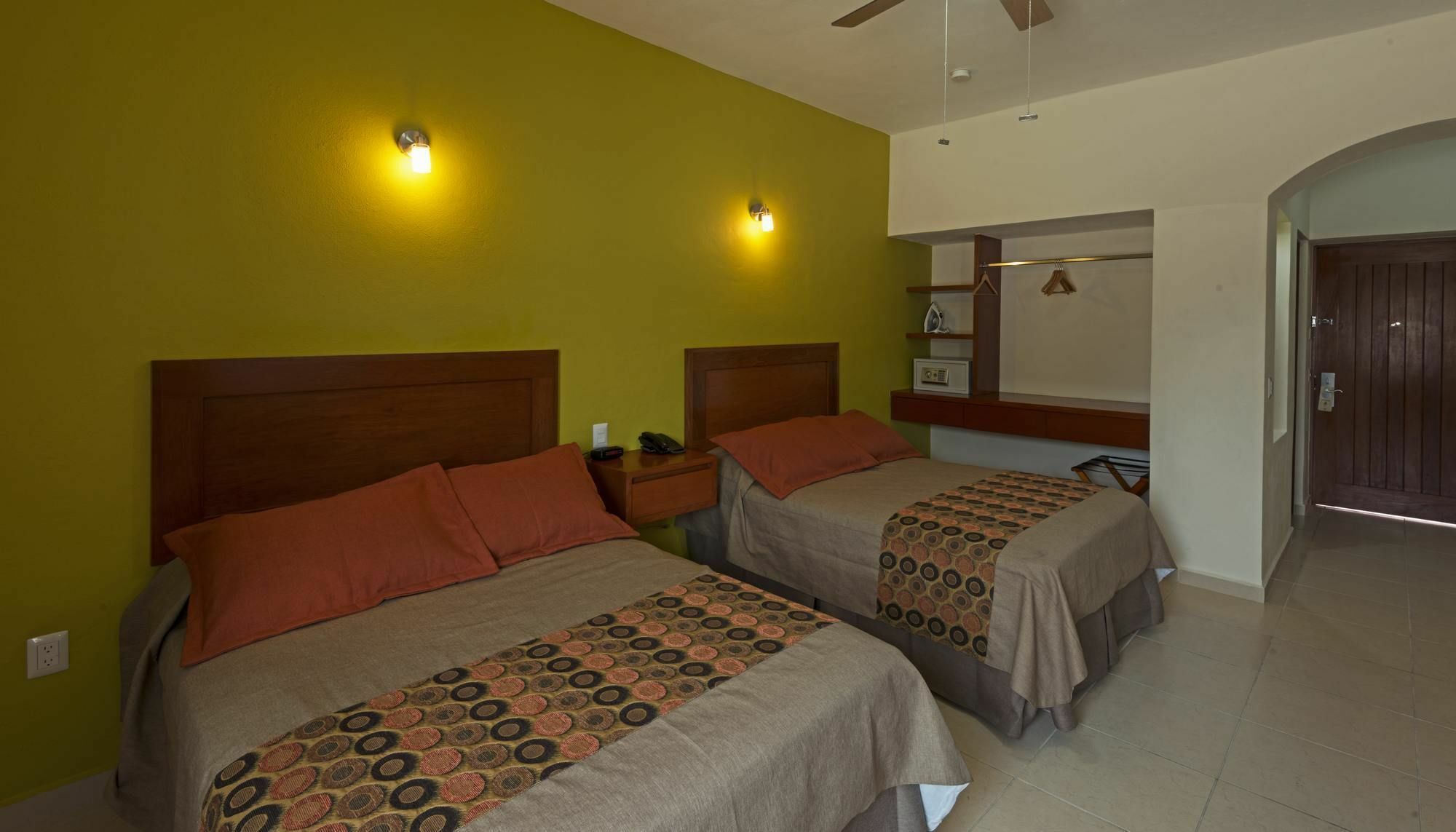 Concierge Plaza La Villa Колима Екстериор снимка